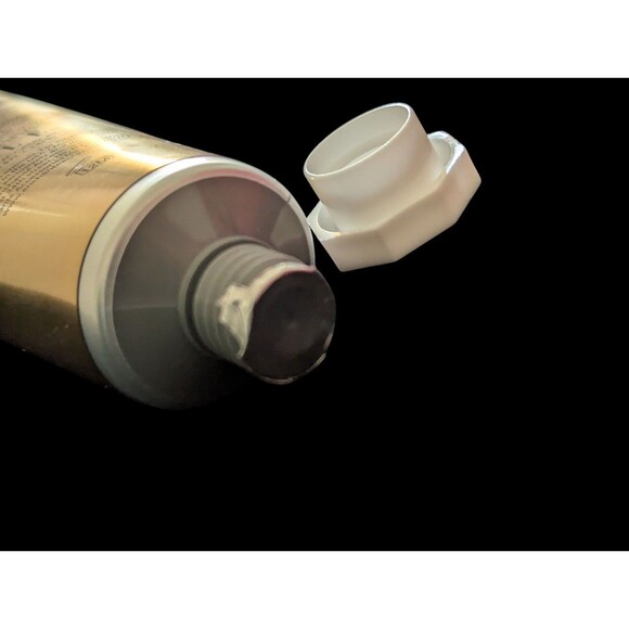 Elle Vanilla Hydrating Hand Cream 30ml Soft Smooth Skin No Animal Testing - Picture 3 of 3